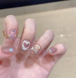 -桃色美甲沙龙