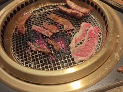 -铭牛烧肉·和牛海鲜自助(高新月牙湖店)