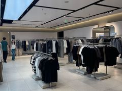-URBAN REVIVO(七宝领展广场店)