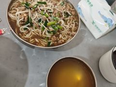 -正宗杨记普洱酸醋米线(总店)