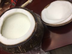 -志龙皇冠吃货椰子铺