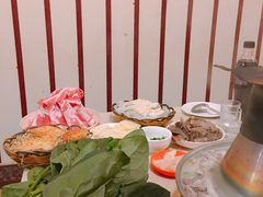 -洞庭洲·防空洞火锅·烧烤·铜锅涮肉(新百广场店)