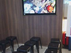 等位区-捞王锅物料理(上海世茂广场店)