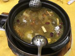 -濠轩阁特色生蚝火锅(水湾路店)