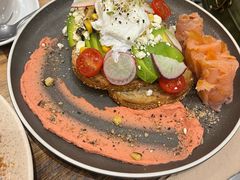 -FLOVIE FLORIST CAFE