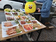 -山野的朋友露营炭火烤肉