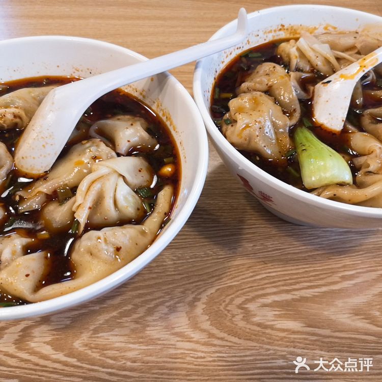 点了中辣，建议不会吃辣的还是别点中辣