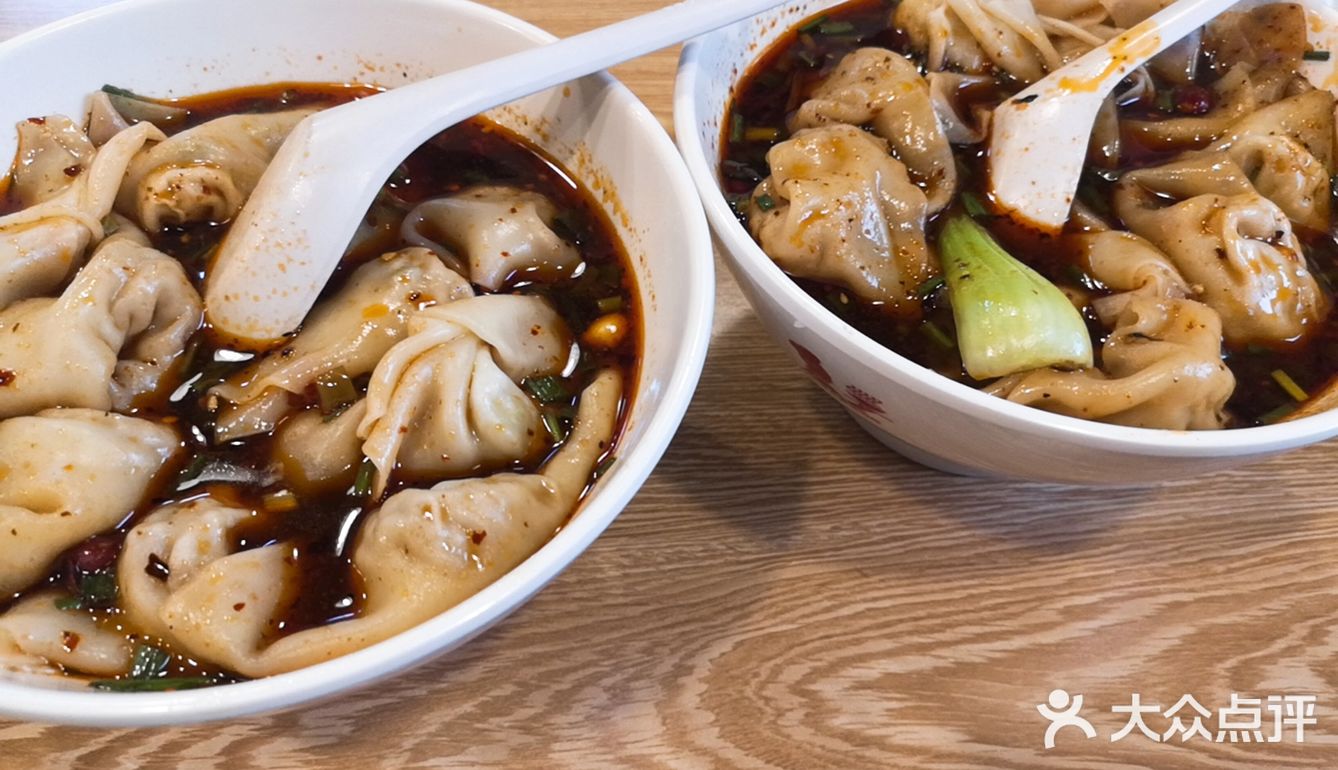 点了中辣，建议不会吃辣的还是别点中辣