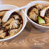 点了中辣，建议不会吃辣的还是别点中辣