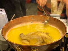-鲜入围煮花胶鸡海鲜火锅