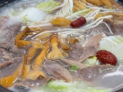 -九寨特色牦牛肉汤锅 羊肉汤锅