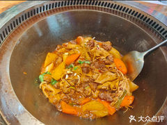 -山河屯铁锅炖·非遗东北菜(南山店)