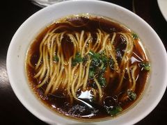 颐和红汤面-萬國春·中菜馆(颐和公馆店)