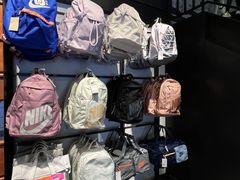 -百年港湾奥特莱斯(香炉礁店)