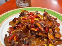 -菌之家·专业纯野生菌火锅·特色炒菌