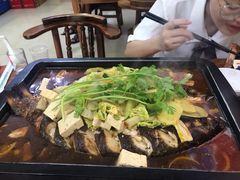 木屋秘制炭火烤鱼-浔味·山屿湖·正宗淳牌全鱼宴老字号