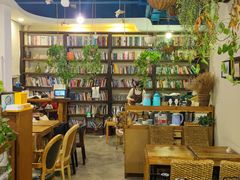 -房角石咖啡与书(吉大南校店)