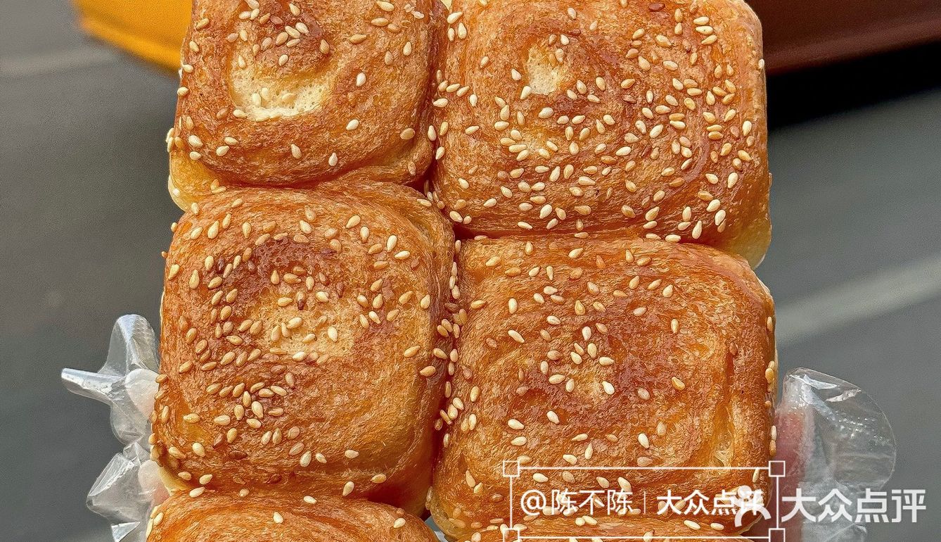 啊啊啊！终于在我大北京又吃到了…无敌好吃的蜂蜜脆皮小馒头