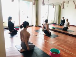 -Yvon yoga 瑜伽·精准体态管理中心