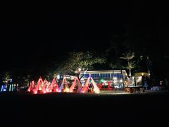 也是一家蛮有名的度假村-查汶海滩