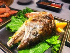 盐烤三文鱼头-花时·炭火烧肉(东百中心A馆店)
