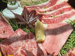 -山川小町·极番烧肉(新地假日广场店)