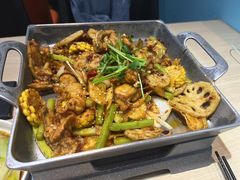 招牌悦蓉牛蛙干锅-精悦蓉(松江万达广场店)