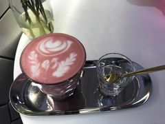 红丝绒拿铁-不正咖啡(万达尊店)