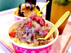 草莓炼乳刨冰-梁子刨冰王&梁小糖(王顶堤店)