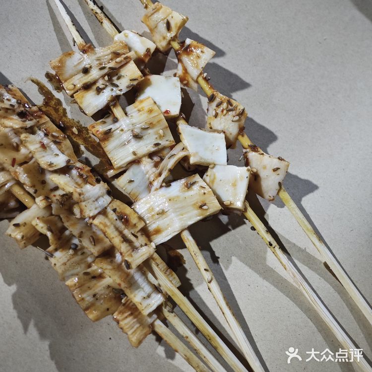 在次渠，隐藏了一家路边街摊儿小烧烤