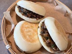 罗勒锅盔-罗勒家·养生火锅· Bistro(大望路店)