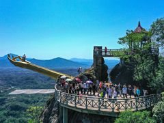 -玻璃桥景区石牛寨