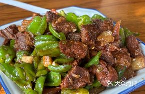 Green Pepper Braised Beef Tendons and Brisket