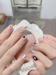 -芊屿芊浔美甲