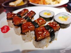 鳗鱼寿司-温禾牛·和牛寿喜烧自助火锅(恒基名人店)