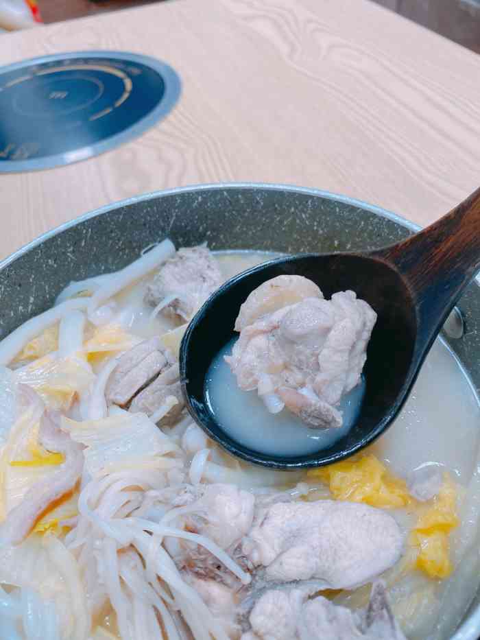 九优潮汕猪肚鸡汤饭(秋江花苑店)-"[薄荷]环境:干净整洁 用料很实在