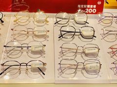 -LOOK眼镜·蔡司依视路配镜(宝山万达店)