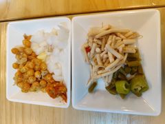 -丽丽三鲜螺蛳粉(田林路店)