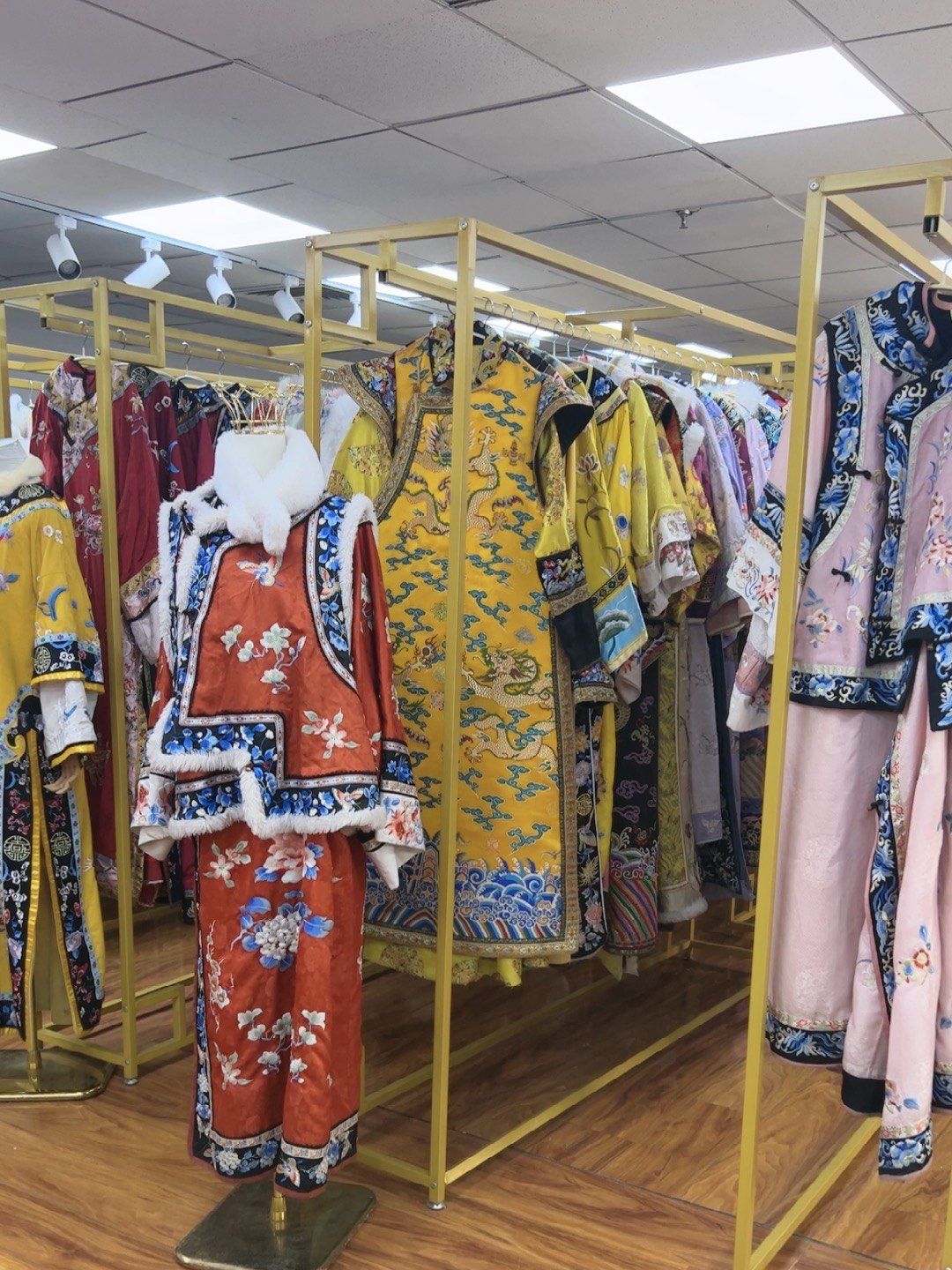 体验皇族装扮的魅力