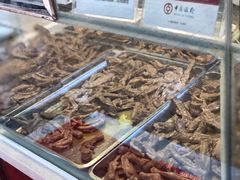 藤椒爪翅-王浩儿纪六孃甜皮鸭(乐山总店)
