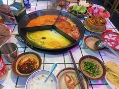 -巴卤社老火锅(财富店)