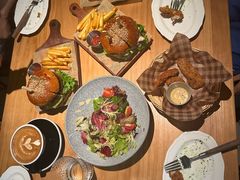 -三勾JJJ Burger&Coffee(梅溪湖店)