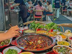 -烧哥美蛙肥肠鱼火锅·十五年社区店
