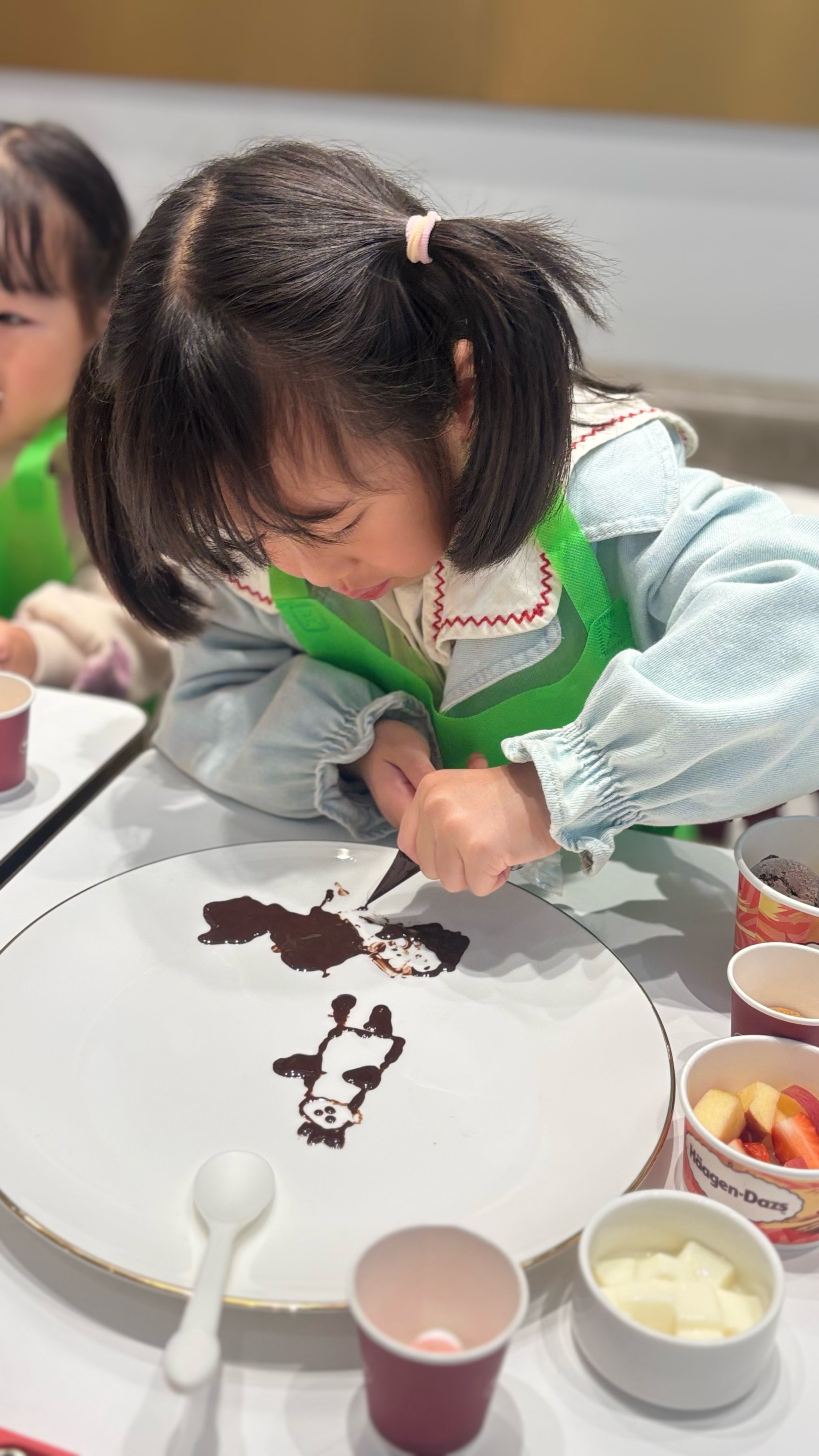 杭州纯英遛娃的冰淇淋创意大比拼