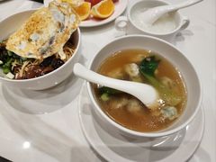 -上海浦东中心万枫酒店