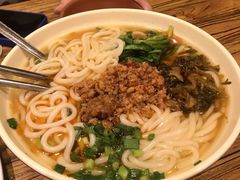 纯正云南小锅米线-遇见阿家村云南菜(魏公村店)