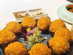 咸蛋黄鲜虾球-荟廷·晶萃(陆家嘴尚悦湾店)