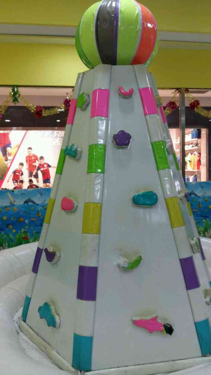 阳光儿童乐园-"姥姥下班一到家,小家伙就来精神儿了,在床.