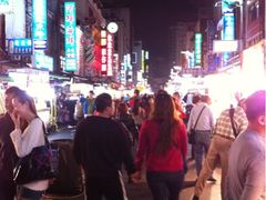 -六合夜市