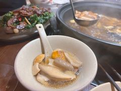 乌骨鸡野生菌汤锅底-滇野云南野生菌餐厅(陕西南路店)